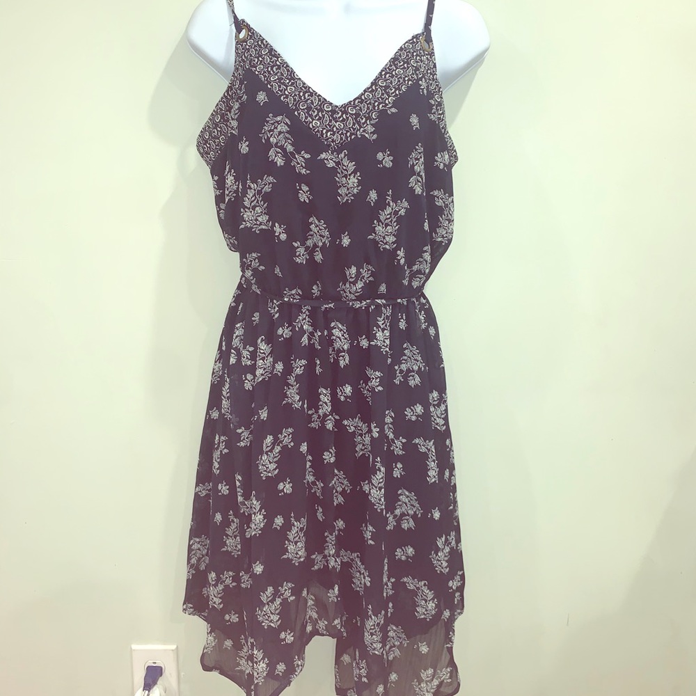 ⭐️ NWT Beautiful Navy & White Dress M ⭐️